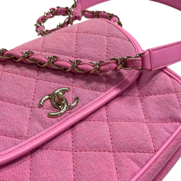 CHANEL Quilted Denim Messenger Bag in Neon Pink 21S - Picture 2 of 13
